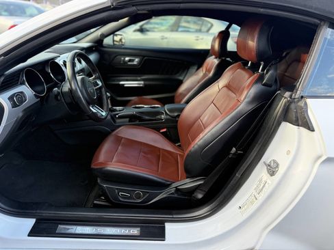 Used 2016 Ford Mustang Premium image 30