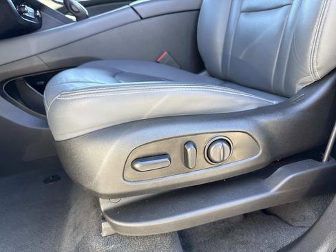 Used 2021 Buick Enclave Essence w/ Sport Touring Edition image 21