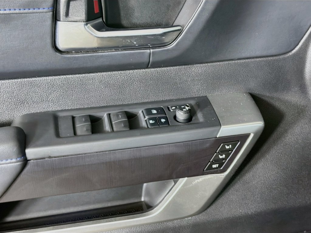 Used 2022 Toyota Tundra Platinum AWD/4WD image 17