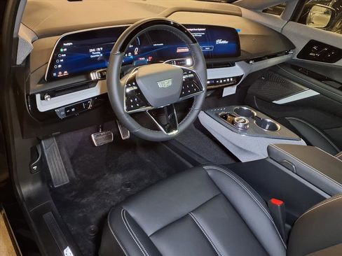 New 2026 Cadillac Optiq Sport 1 image 15