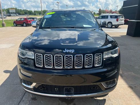 Used 2017 Jeep Grand Cherokee Summit image 2