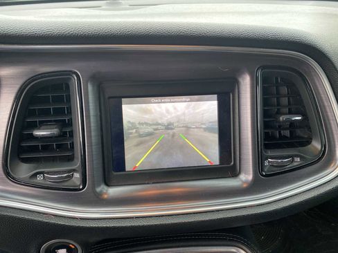 Used 2018 Dodge Challenger SXT image 15