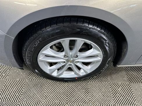 Used 2017 Chevrolet Malibu LT w/ Leather Package image 10