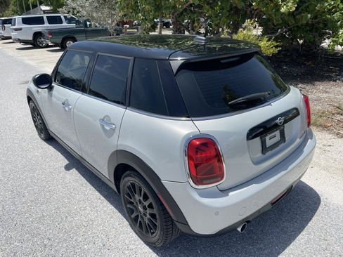 Used 2020 MINI Cooper 4-Door Hardtop w/ Storage Package FWD image 33