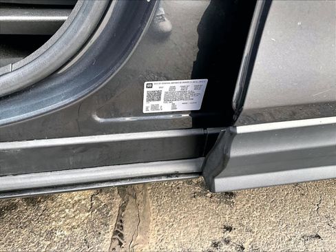 Used 2023 Chevrolet Equinox LT image 36