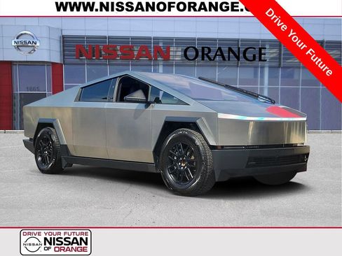 Used 2024 Tesla Cybertruck AWD Crew Cab image 1