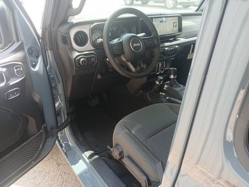 New 2025 Jeep Gladiator Sport image 42