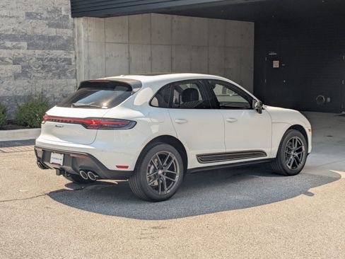Used 2025 Porsche Macan Turbo image 8