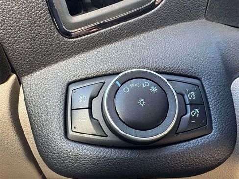 Used 2017 Ford Escape Titanium image 22