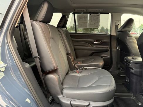 Certified 2025 Toyota Grand Highlander AWD image 18