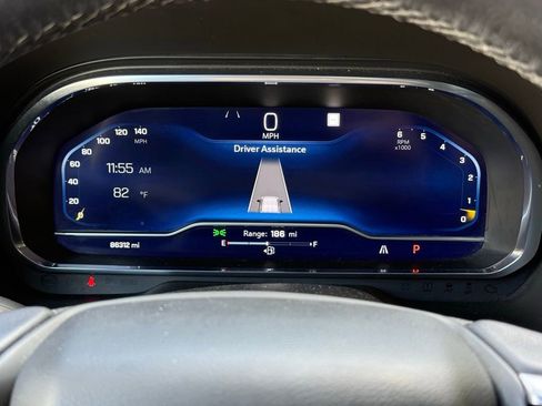 Used 2022 Chevrolet Suburban LT image 16