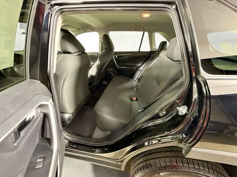 Used 2021 Toyota RAV4 LE w/ Carpet Mat Package (TMS) FWD image 21