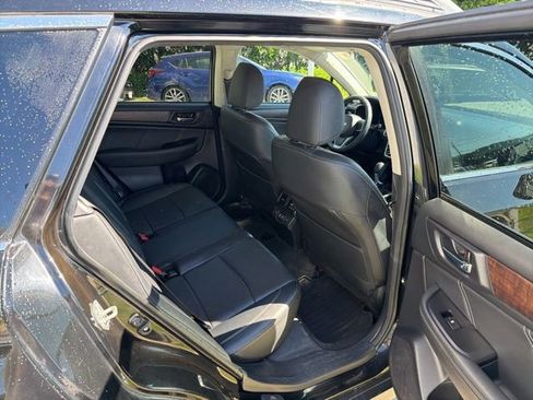 Used 2019 Subaru Outback 2.5i Limited AWD/4WD image 11