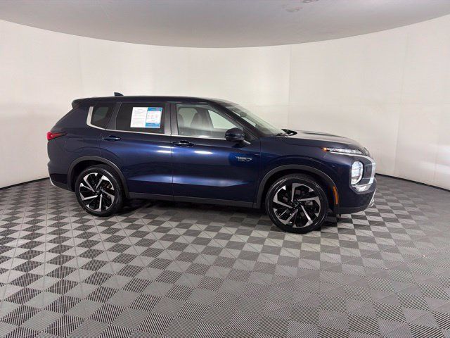 Used 2024 Mitsubishi Outlander SE AWD/4WD image 5