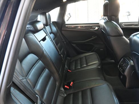 Used 2018 Porsche Macan GTS AWD/4WD image 39