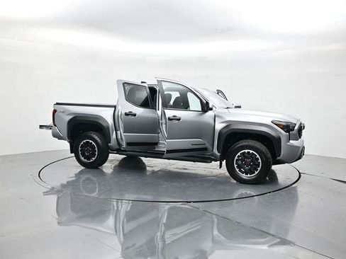 Used 2024 Toyota Tacoma TRD Off-Road AWD/4WD image 47