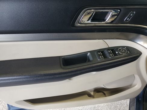Used 2018 Ford Explorer XLT w/ Equipment Group 202A FWD image 15