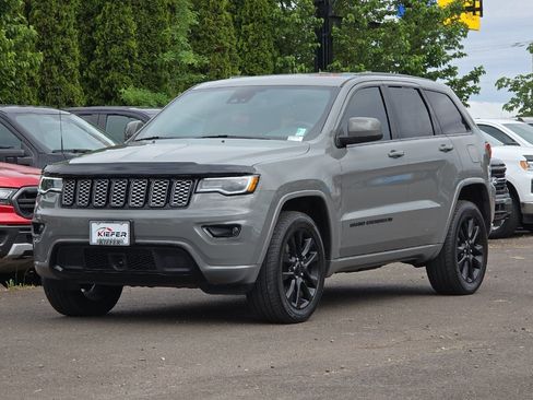 Used 2022 Jeep Grand Cherokee Laredo X AWD/4WD image 8