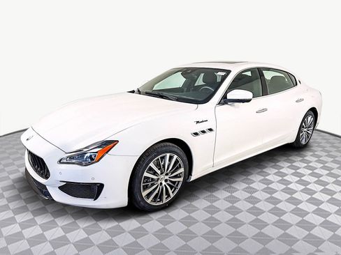 Used 2022 Maserati Quattroporte Modena image 4
