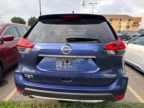 Used 2018 Nissan Rogue SV AWD/4WD image 4