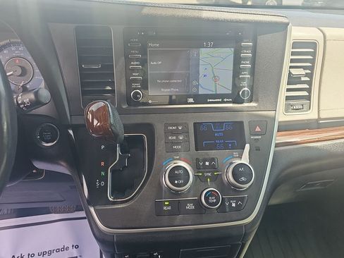 Used 2020 Toyota Sienna Limited Premium image 18