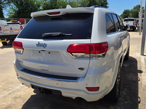 Used 2018 Jeep Grand Cherokee Overland AWD/4WD image 8