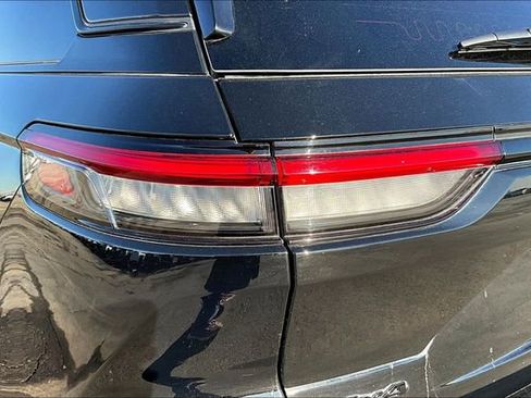 Used 2023 Jeep Grand Cherokee Altitude image 22