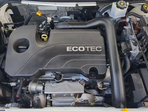 Used 2022 Chevrolet Equinox LS w/ LPO, Floor Liner Package FWD image 23