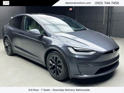 Used 2023 Tesla Model X image 9
