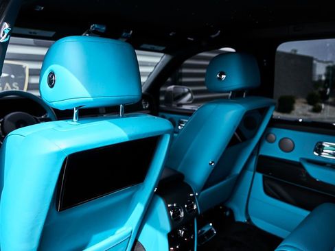 Used 2025 Rolls-Royce Cullinan Black Badge image 42