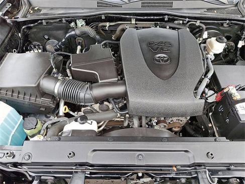 Used 2023 Toyota Tacoma SR image 27