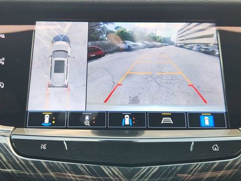 Used 2023 Cadillac XT6 Premium Luxury w/ Technology Package image 15