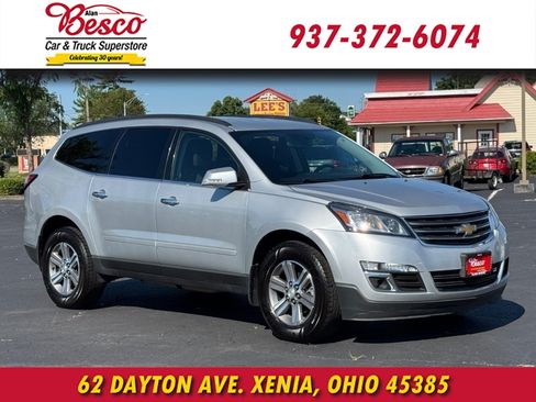 Used 2017 Chevrolet Traverse LT FWD image 1