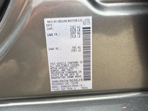 Used 2025 Nissan Altima 2.5 SV FWD image 28