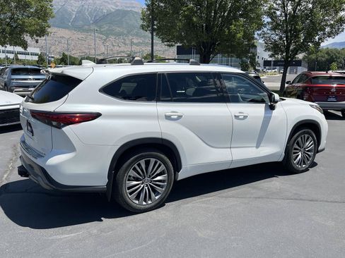 Used 2021 Toyota Highlander Platinum AWD/4WD image 7