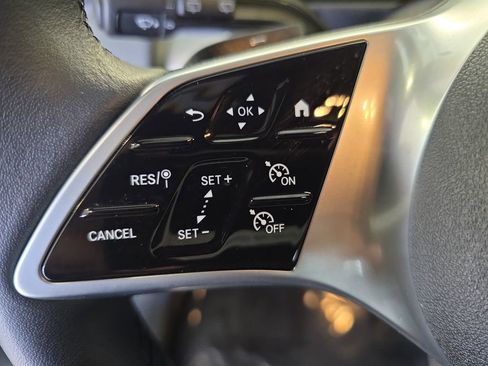 Certified 2025 Mercedes-Benz GLB 250 image 18