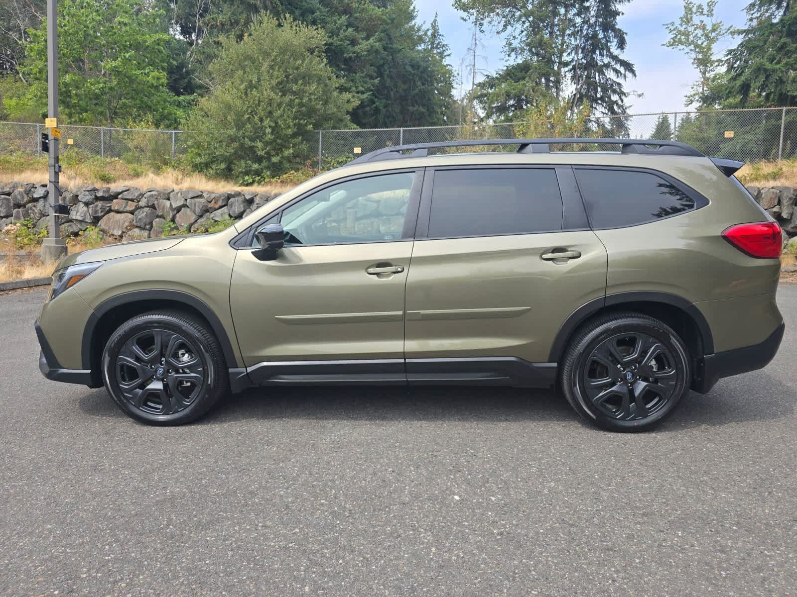 Certified 2025 Subaru Ascent Bronze Edition AWD/4WD image 3