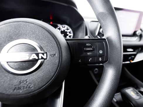Used 2023 Nissan Rogue SV AWD/4WD image 31