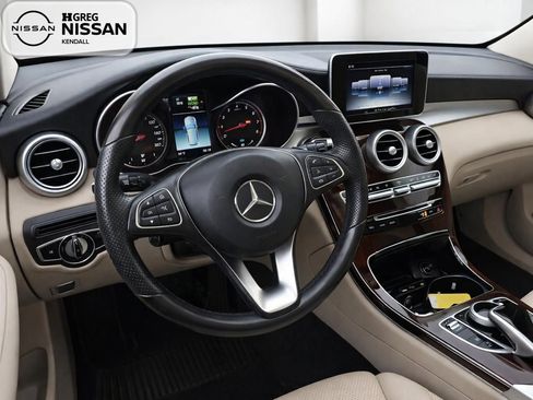 Used 2019 Mercedes-Benz GLC 350e 4MATIC w/ Premium Package image 7