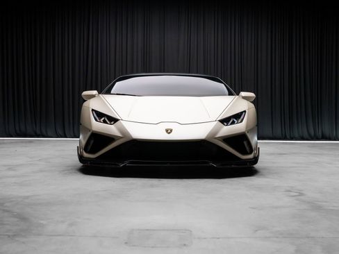 Used 2021 Lamborghini Huracan EVO RWD image 26