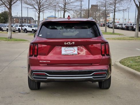 Used 2023 Kia Sorento EX w/ Panoramic Sunroof Package image 7