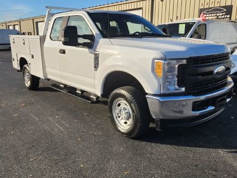 Used 2017 Ford F250 XL w/ Power Equipment Group image 3