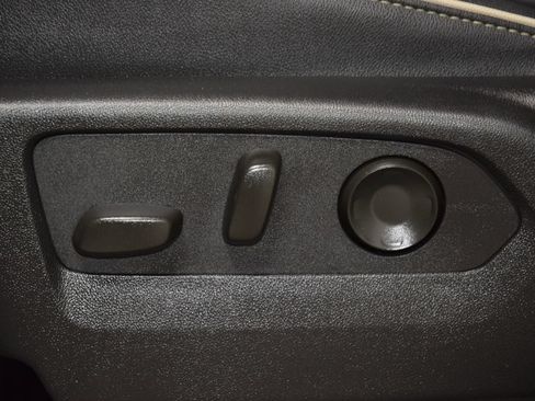 Used 2025 Chevrolet Tahoe Premier AWD/4WD image 40