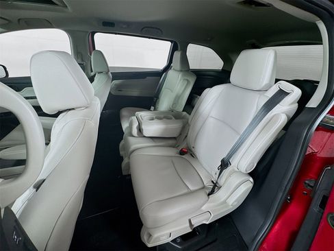 Certified 2026 Honda Odyssey EX-L image 18