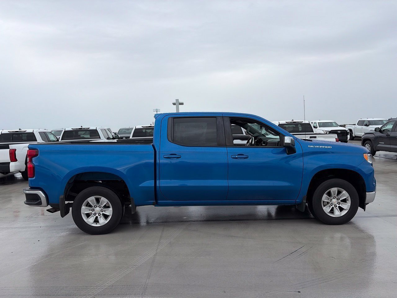 Used 2023 Chevrolet Silverado 1500 LT RWD image 3