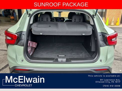 Used 2024 Chevrolet Trax ACTIV w/ Sunroof Package FWD image 31