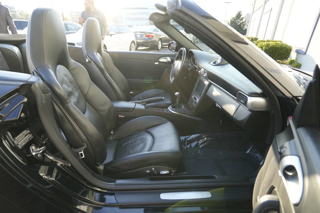 Used 2006 Porsche 911 Carrera S RWD image 31