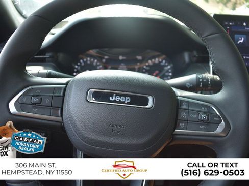 Used 2026 Jeep Compass Limited AWD/4WD image 13