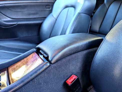 Used 2002 Mercedes-Benz CLK 320 Cabriolet image 27