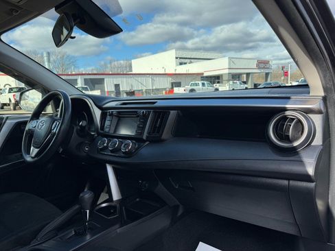 Used 2018 Toyota RAV4 LE w/ All Weather Liner Package image 20